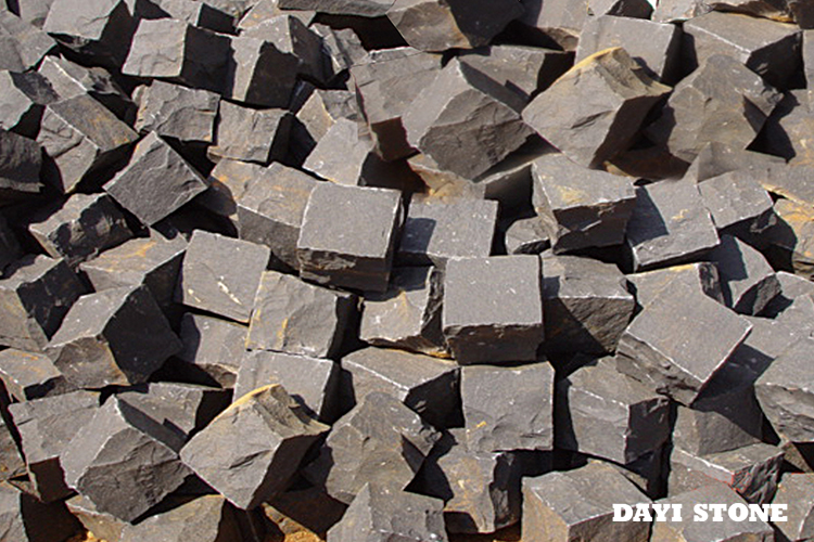 Cubes ZP-Black Basalt All sides naturl split - Dayi Stone